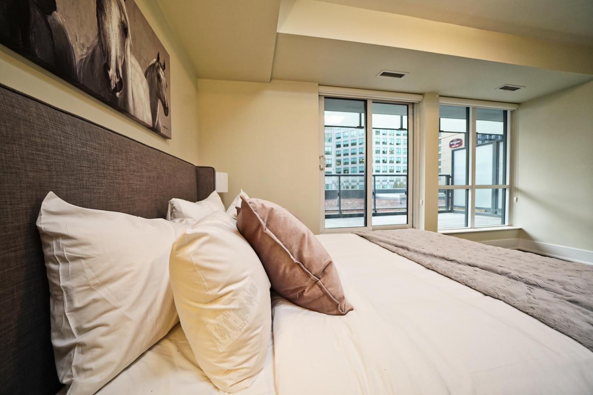 Rivetstays - The Atmos Toronto Exterior photo