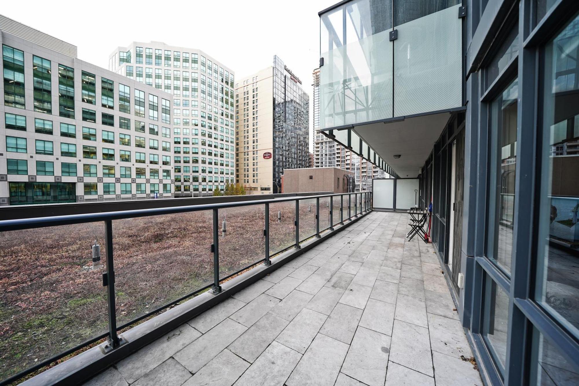 Rivetstays - The Atmos Toronto Exterior photo
