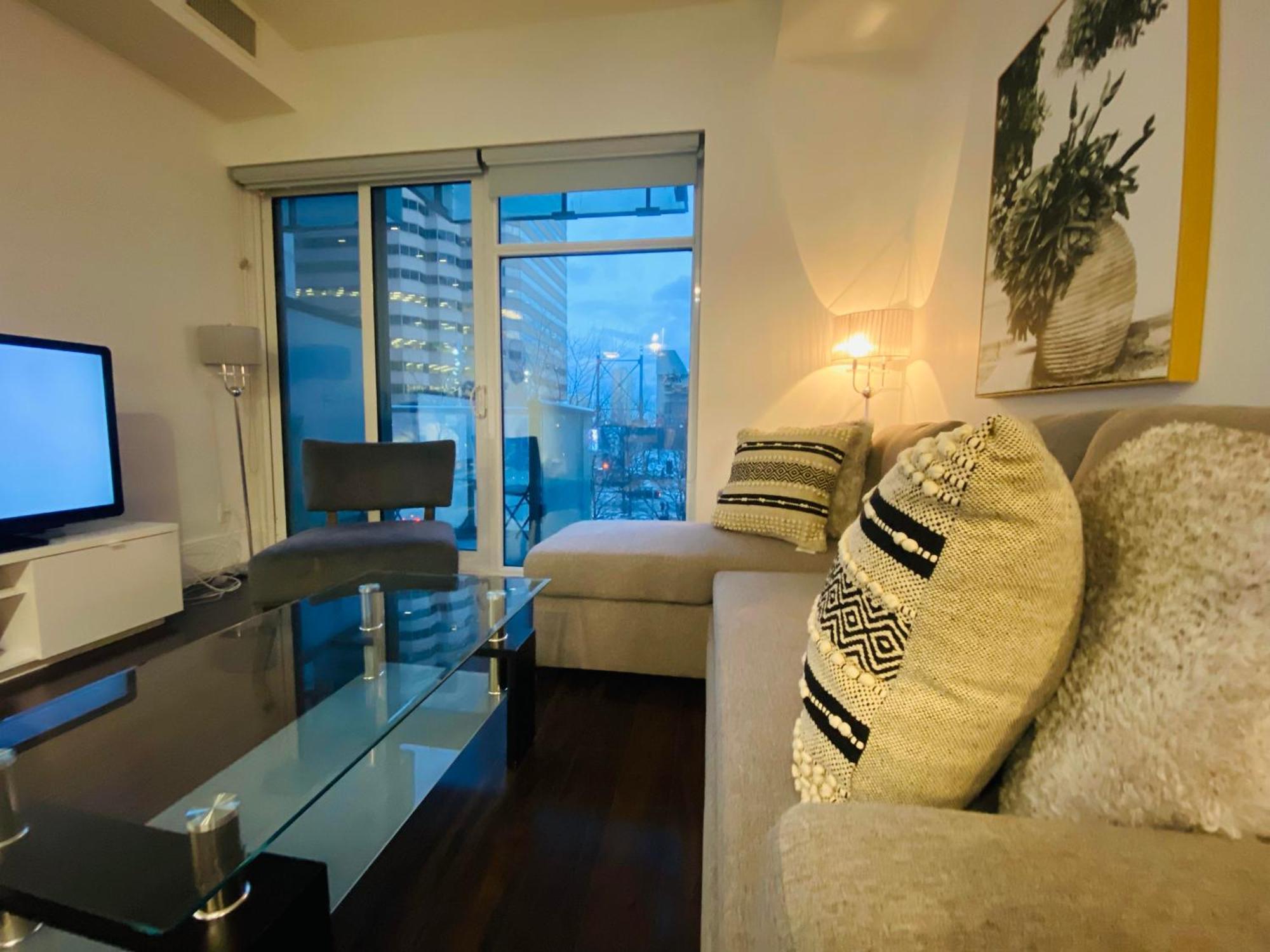 Rivetstays - The Atmos Toronto Exterior photo