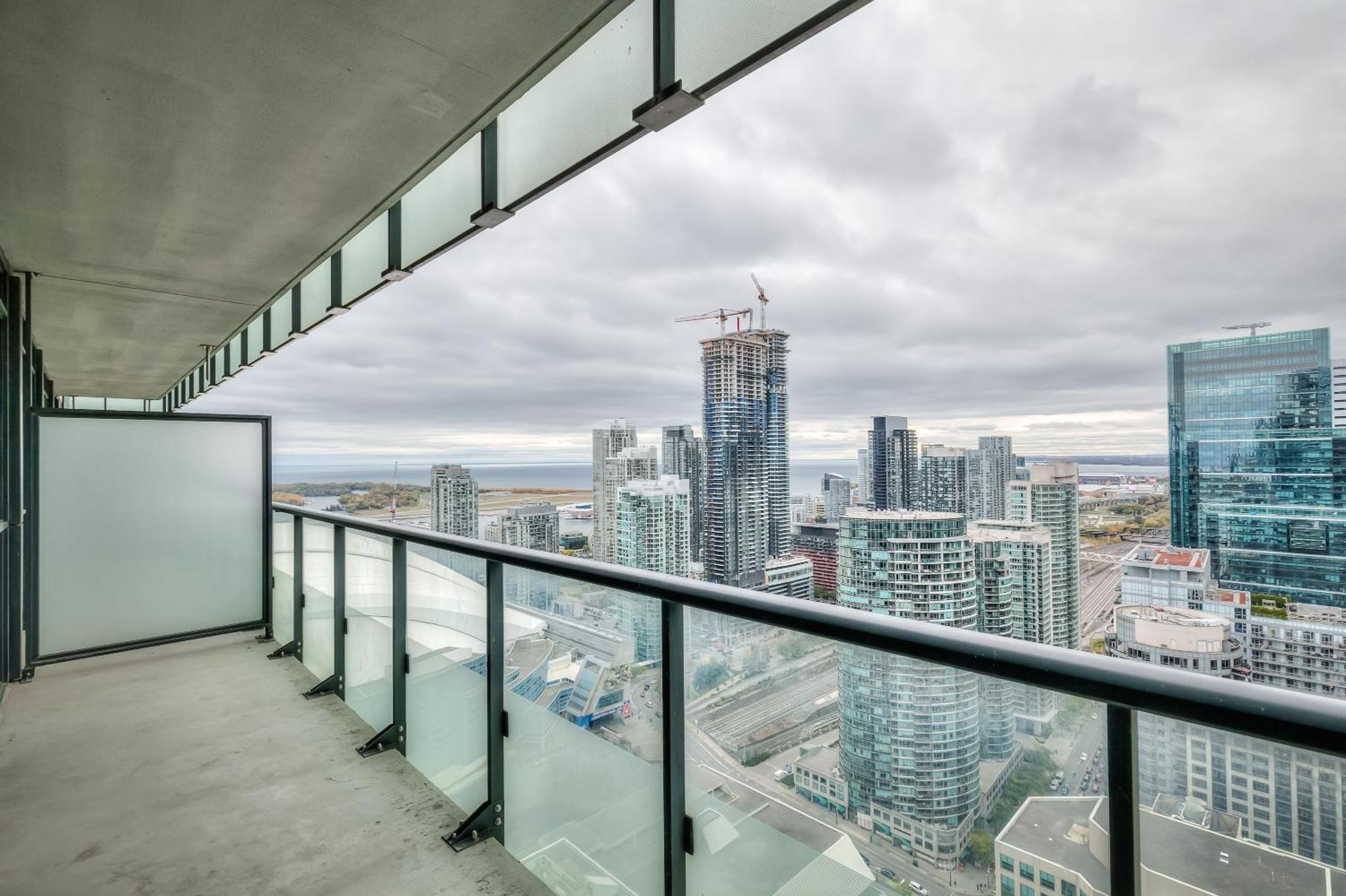 Rivetstays - The Atmos Toronto Exterior photo